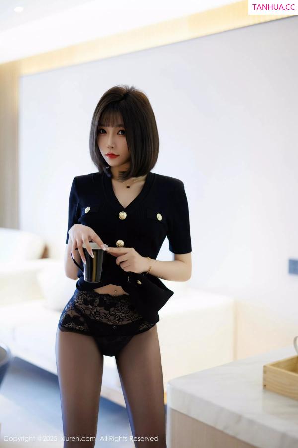 陈芝 芝芝Booty [XiuRen]高清写真图 2025.03.13 No.10013 徐莉芝Booty 黑丝美腿第25张图片
